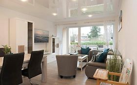 Moderne Ferienwohnung Grömitz mit Garten/Terrasse